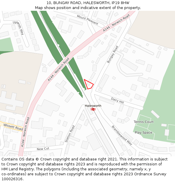 10, BUNGAY ROAD, HALESWORTH, IP19 8HW: Location map and indicative extent of plot