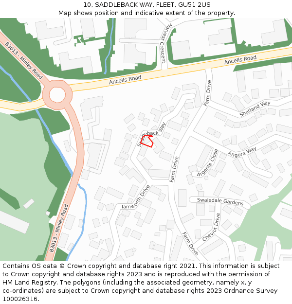 10, SADDLEBACK WAY, FLEET, GU51 2US: Location map and indicative extent of plot