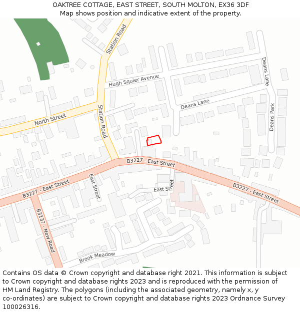 OAKTREE COTTAGE, EAST STREET, SOUTH MOLTON, EX36 3DF: Location map and indicative extent of plot