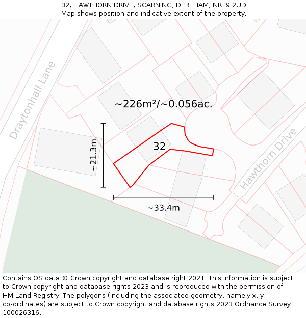 32, HAWTHORN DRIVE, SCARNING, DEREHAM, NR19 2UD: Plot and title map