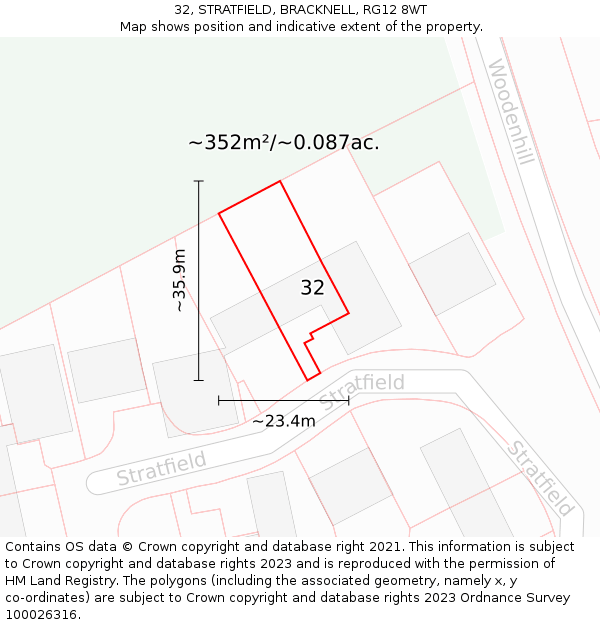 32, STRATFIELD, BRACKNELL, RG12 8WT: Plot and title map