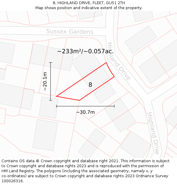 8, HIGHLAND DRIVE, FLEET, GU51 2TH: Plot and title map