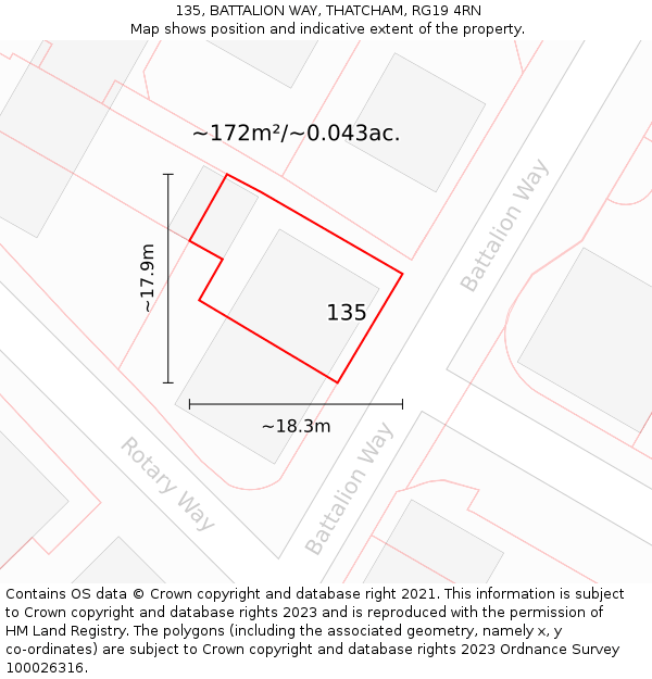 135, BATTALION WAY, THATCHAM, RG19 4RN: Plot and title map