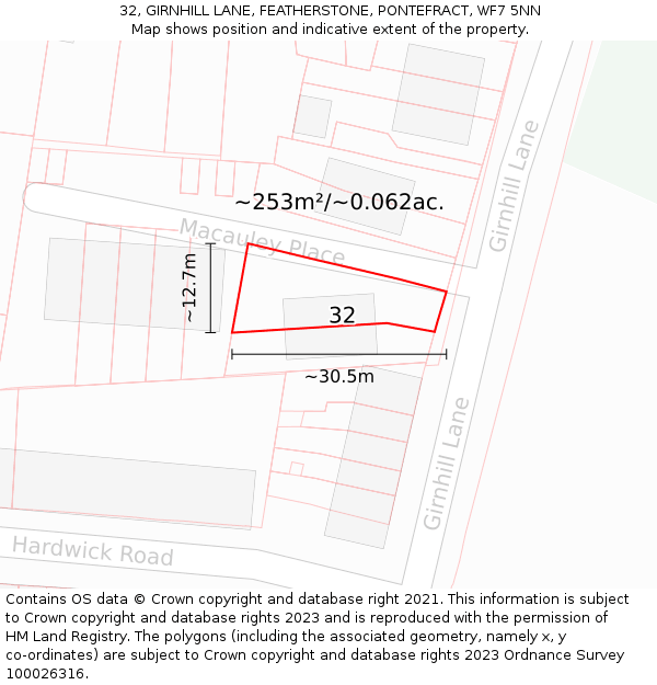 32, GIRNHILL LANE, FEATHERSTONE, PONTEFRACT, WF7 5NN: Plot and title map