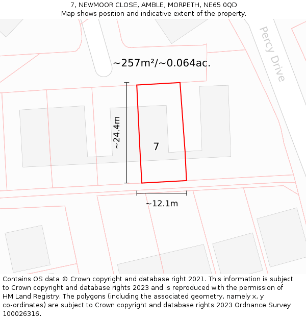 7, NEWMOOR CLOSE, AMBLE, MORPETH, NE65 0QD: Plot and title map